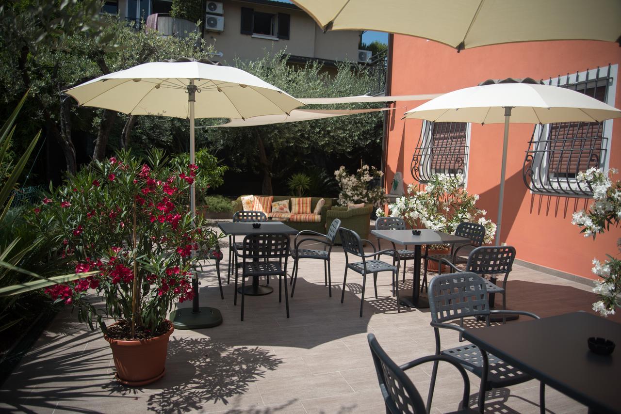 H2O Bed and Breakfast Sirmione Buitenkant foto