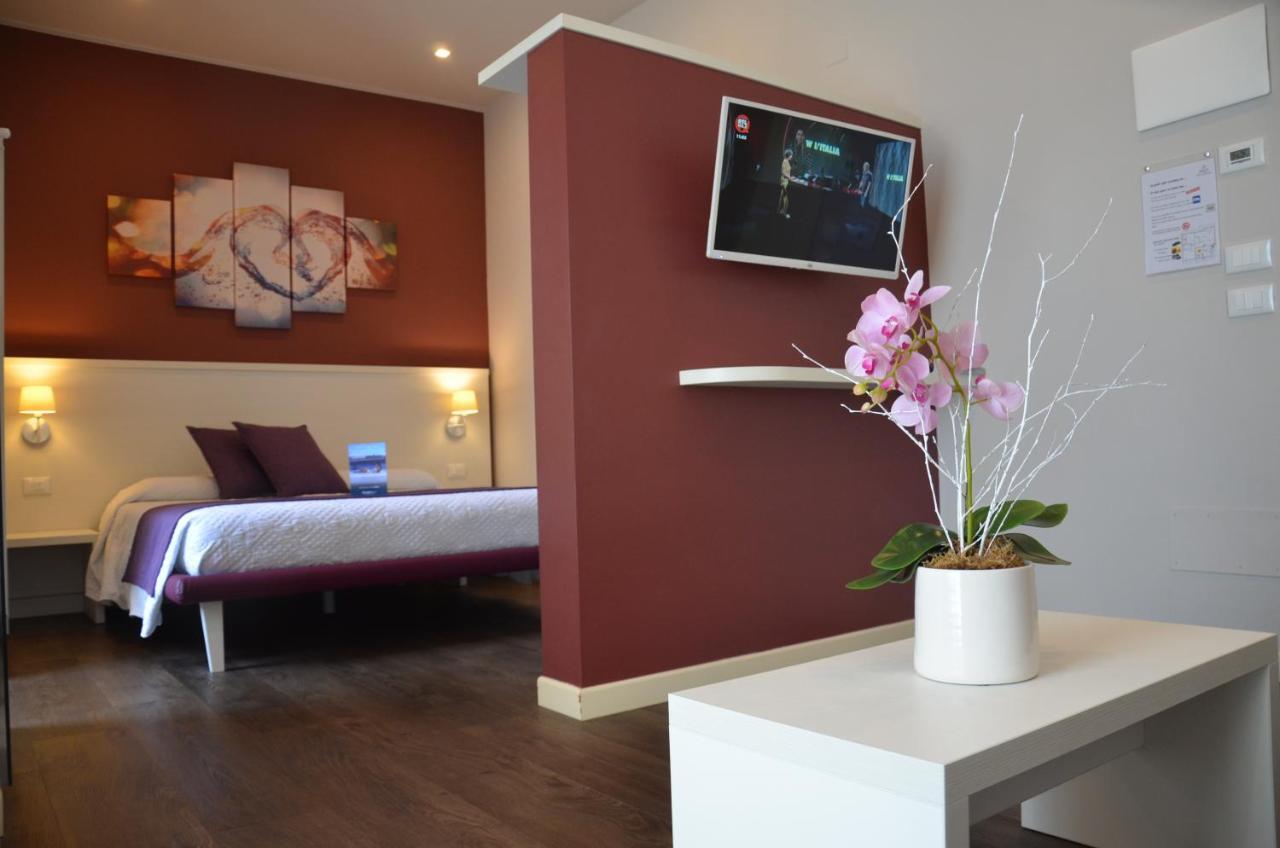 H2O Bed and Breakfast Sirmione Buitenkant foto