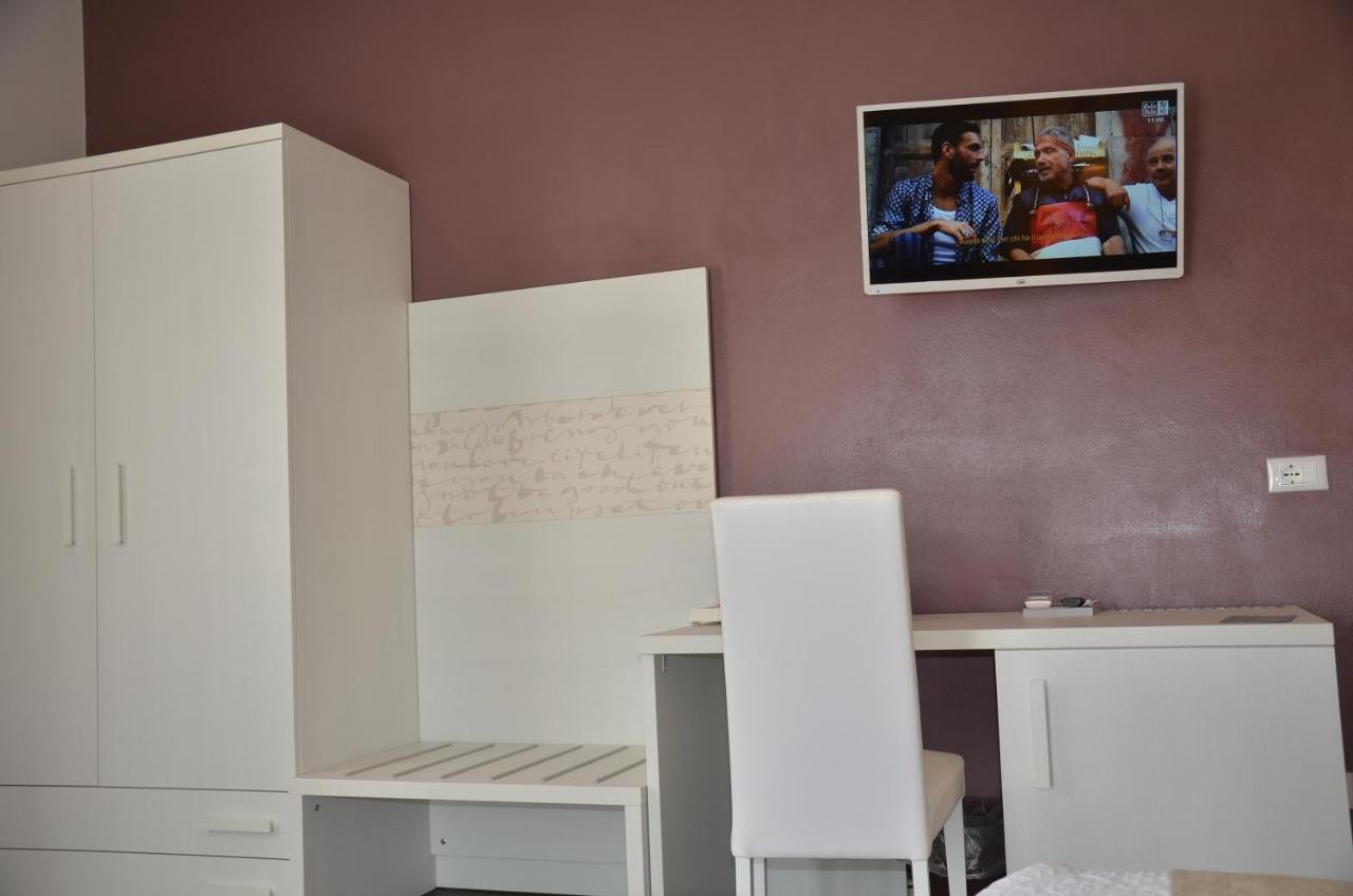 H2O Bed and Breakfast Sirmione Buitenkant foto